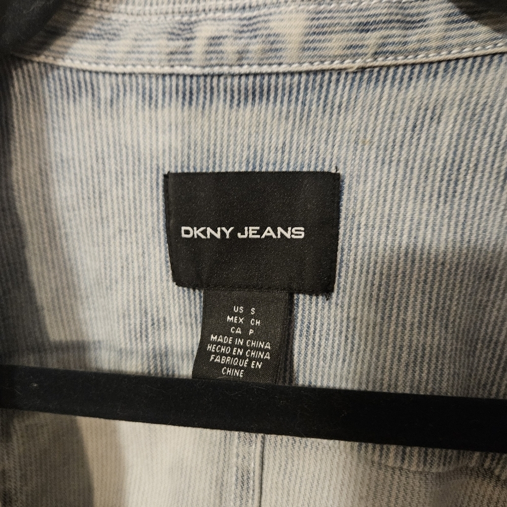 DKNY Light Wash Y2K Denim Blazer - Picture 4 of 7